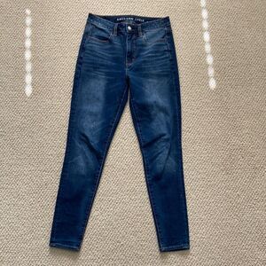 NEW American Eagle Super Hi-Rise Jegging Jeans Size 2 Regular Medium Wash NWOT